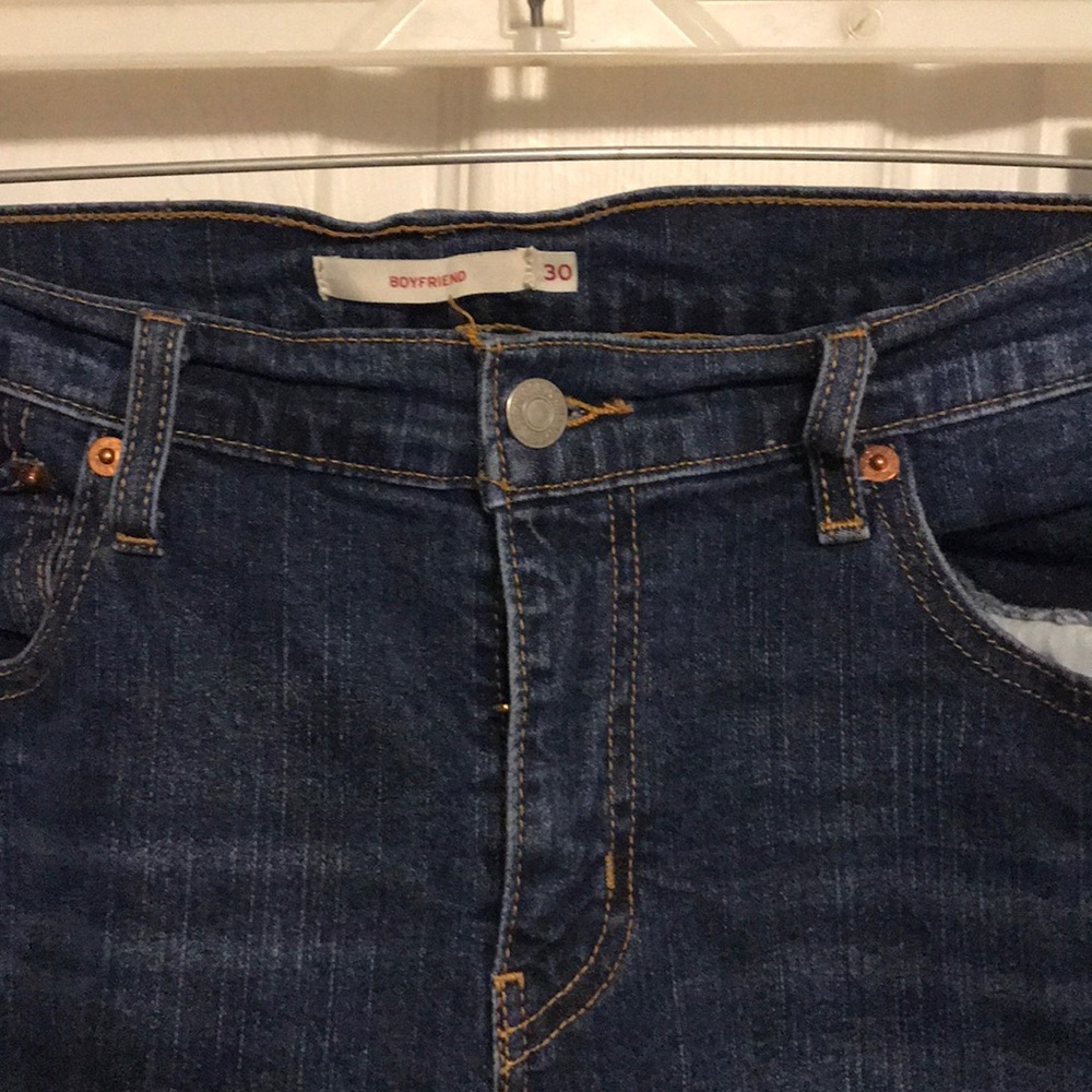 Levi’s boyfriend distressed jeans